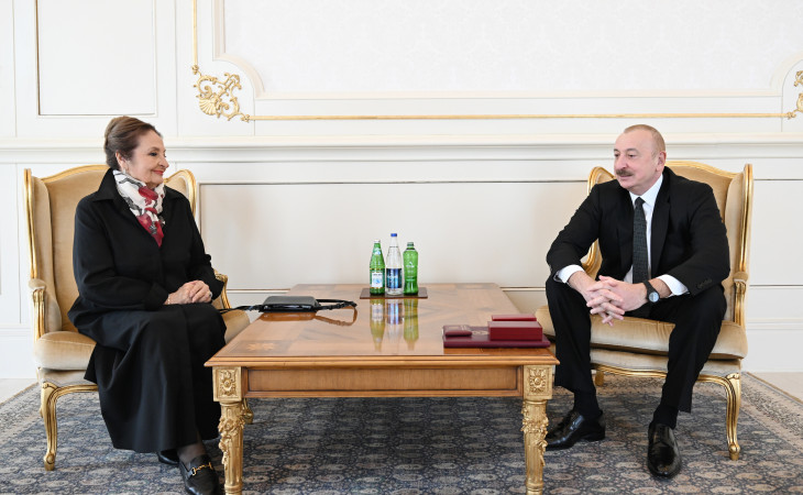 Prezident İlham Əliyev Şəfiqə Məmmədovaya “İstiqlal” ordenini təqdim edib 