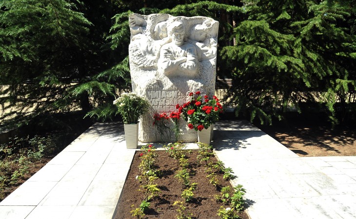 Maestro Niyazinin məzarı ziyarət olunub