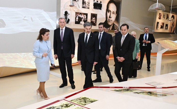 Gürcüstan Prezidenti Heydər Əliyev Mərkəzində olub