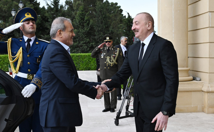 İran Prezidenti Məsud Pezeşkianın rəsmi qarşılanma mərasimi olub