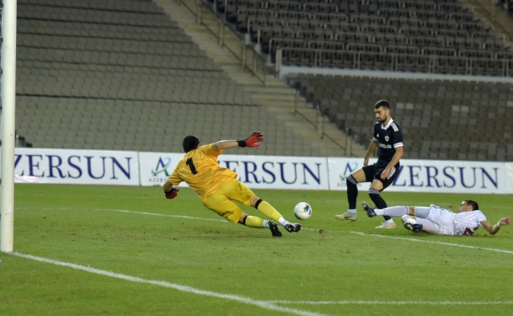 Çempionlar Liqası: “Qarabağ” klubu “Sileks”i darmadağın edib