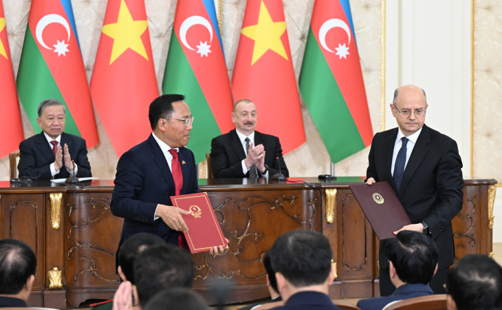 Azərbaycan ilə Vyetnam arasında imzalanmış sənədlər mübadilə edilib