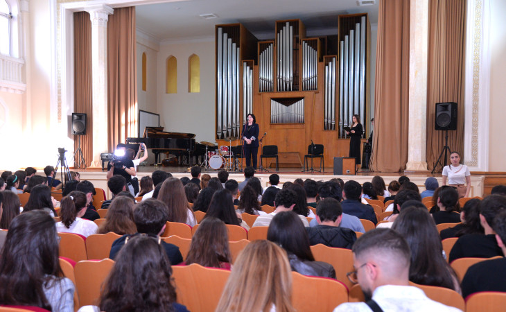 Ümummilli Lider Heydər Əliyevin xatirəsinə həsr edilmiş “Ruh-ül-ərvah” bədii konsert proqramı təqdim olunub