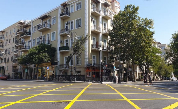 Bakı Nəqliyyat Agentliyi tərəfindən yolayrıclarında “sarı kəsişmə tor”unun təşkili davam etdirilir