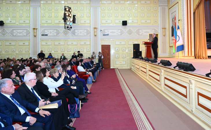 Bakıda “Rəqəmsal dövrdə media və kommunikasiya fəaliyyəti” adlı beynəlxalq konfransın açılışı olub 