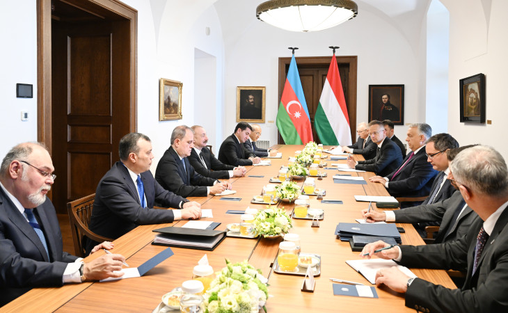 Budapeştdə Azərbaycan Prezidenti İlham Əliyevin Macarıstanın Baş naziri ilə geniş tərkibdə görüşü olub