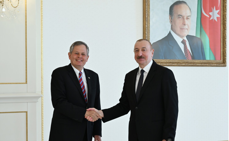 Prezident İlham Əliyev ABŞ Senatının Xarici Əlaqələr Komitəsinin üzvünü qəbul edib