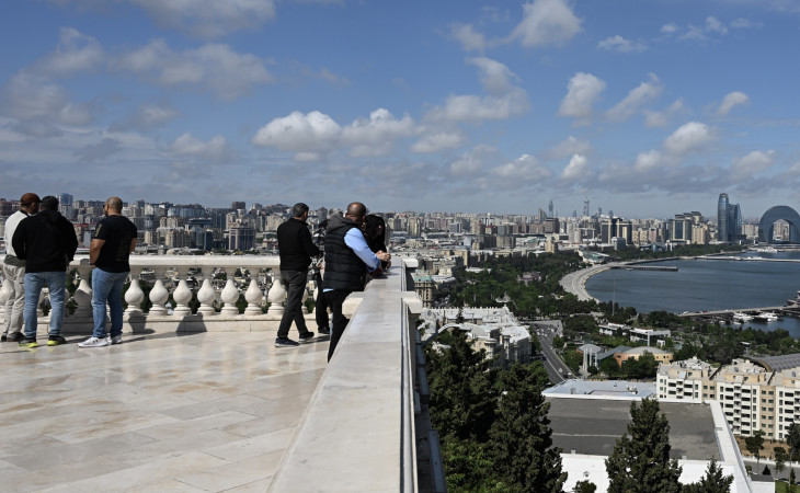 Dağüstü Parkdan şəhərə açılan ecazkar mənzərə
