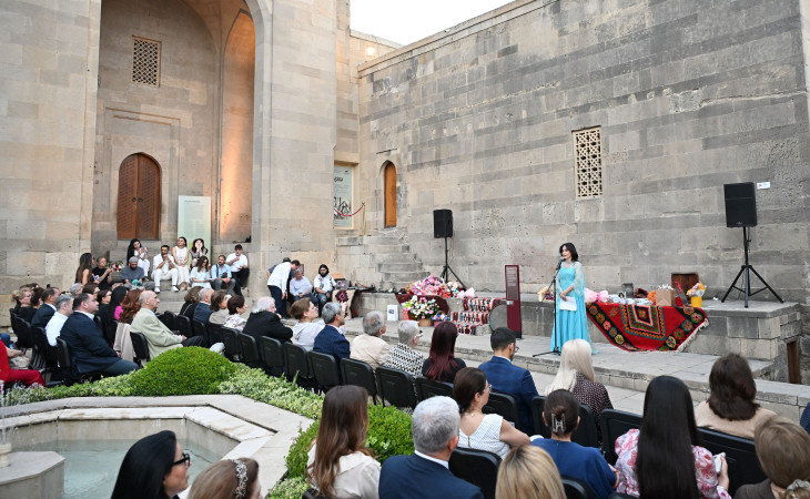 Tanınmış şairə Nigar Həsənzadə “Mənim Tanrım” poeziya axşamını təqdim edib
