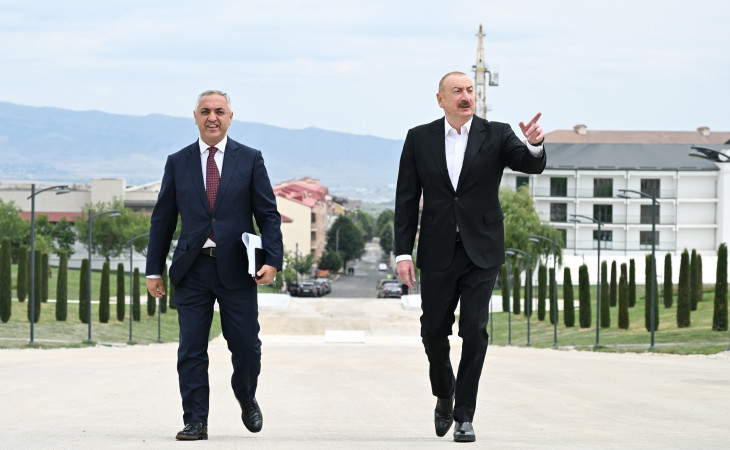 Prezident İlham Əliyev Xankəndidə Zəfər parkında görülən tikinti işləri ilə tanış olub