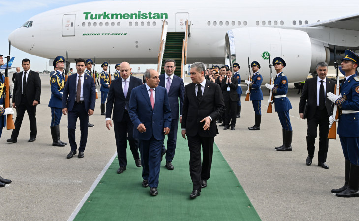 Türkmənistan Xalq Məsləhətinin sədri Qurbanqulu Berdiməhəmmədov Azərbaycana səfərə gəlib