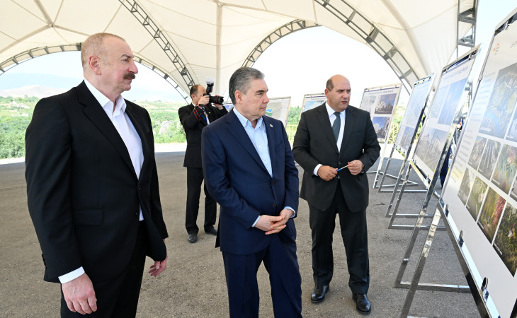 Prezident İlham Əliyev və Türkmənistan Xalq Məsləhətinin sədri Qurbanqulu Berdiməhəmmədov Füzuli şəhərinin dağıdılmış yerlərinə baxıblar