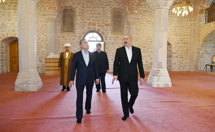 Azərbaycan Prezidenti və Türkmənistan Xalq Məsləhətinin sədri Şuşada Yuxarı Gövhər Ağa məscidini ziyarət ediblər