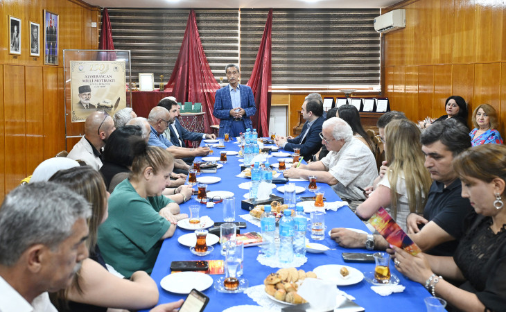 Milli Mətbuatın 150 illiyi münasibətilə teatr sahəsində fərqlənən jurnalistlər mükafatlandırılıb