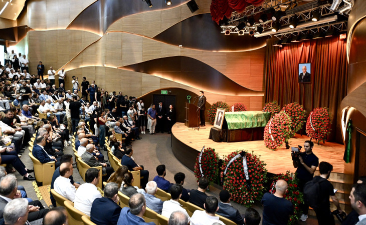 Görkəmli xanəndə Arif Babayev son mənzilə yola salınıb