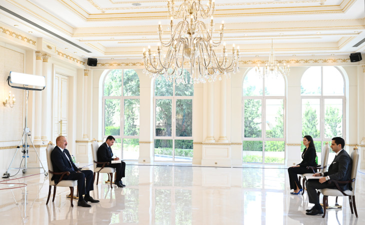 Prezident İlham Əliyev Slovakiyanın Azərbaycanda yeni təyin olunmuş səfirinin etimadnaməsini qəbul edib