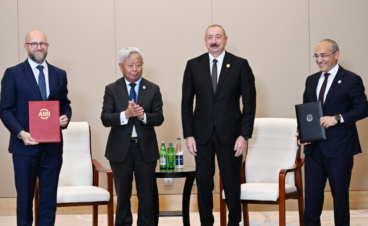 Prezident İlham Əliyev Tiencində Asiya İnfrastruktur İnvestisiya Bankının prezidenti ilə görüşüb