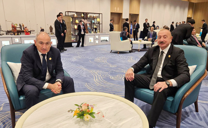 Prezident İlham Əliyevin Ermənistanın Baş naziri Nikol Paşinyan ilə görüşü olub