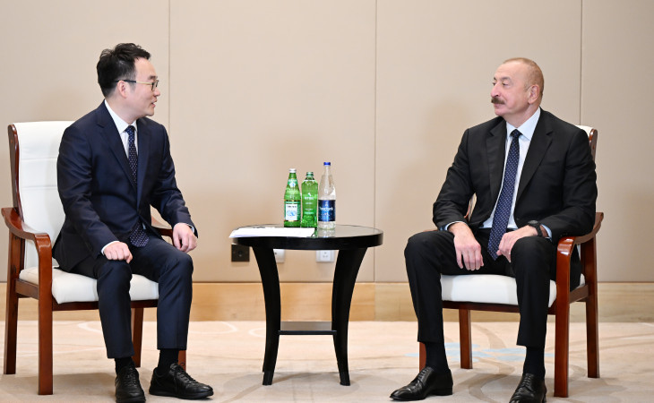 Prezident İlham Əliyev Tiencin şəhərində “Powerchina group” şirkətlər qrupunun icraçı vitse-prezidenti ilə görüşüb