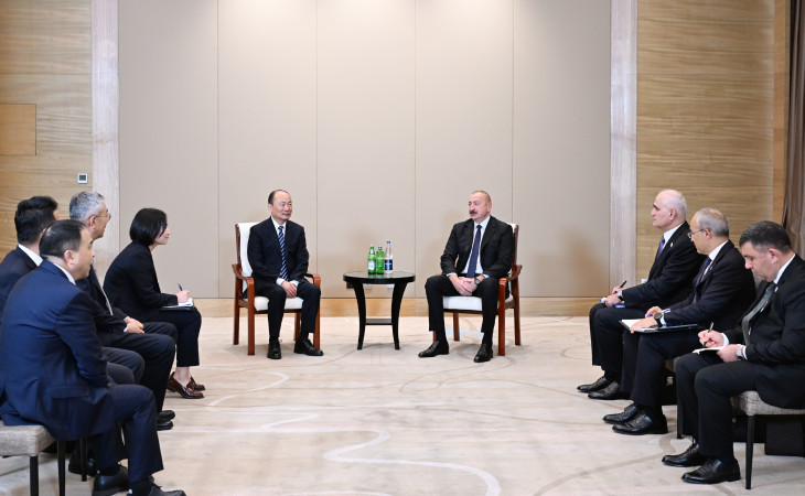 Prezident İlham Əliyev Tiencin şəhərində “China National Chemical Engineering” şirkətinin sədri ilə görüşüb
