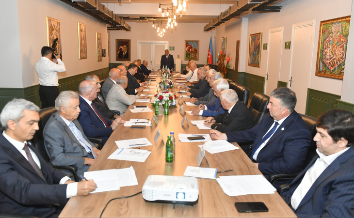 Azərbaycan Ağsaqqallar Şurasının “Qalib Liderimizin diplomatik zəfəri regionda sülhün, sabitliyin zəmanətidir” mövzusunda iclası keçirilib