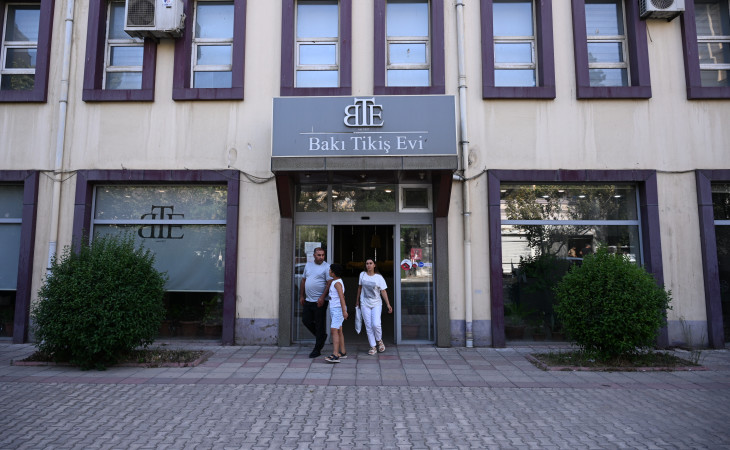 Məktəbli formaları ucuzlaşıb -  Bakı Tikiş Evindən REPORTAJ