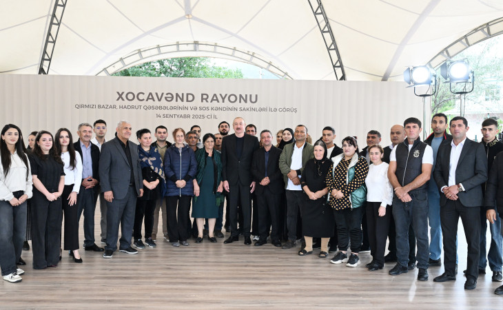 Prezident İlham Əliyev Qırmızı Bazar, Hadrut qəsəbələrinin və Sos kəndinin sakinləri ilə görüşüb