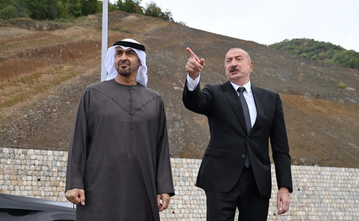 Azərbaycan və Birləşmiş Ərəb Əmirliklərinin prezidentləri Şuşa rayonunun Daşaltı kəndinin fonunda şəkil çəkdiriblər