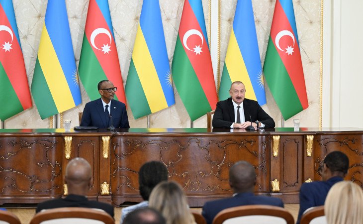 Azərbaycan ilə Ruanda arasında imzalanmış sənədlər mübadilə olunub, sonra prezidentlər mətbuata bəyanatlarla çıxış ediblər