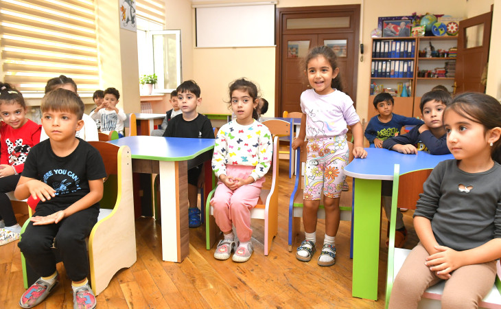 Əl-ələ uşaqlığa səyahət - Uşaq bağçasında bir gün