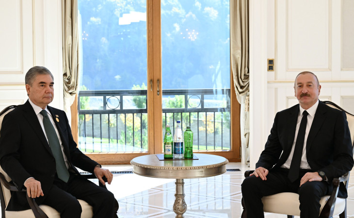 Azərbaycan Prezidenti İlham Əliyev Qəbələdə Türkmənistan Xalq Məsləhətinin Sədri ilə görüşüb