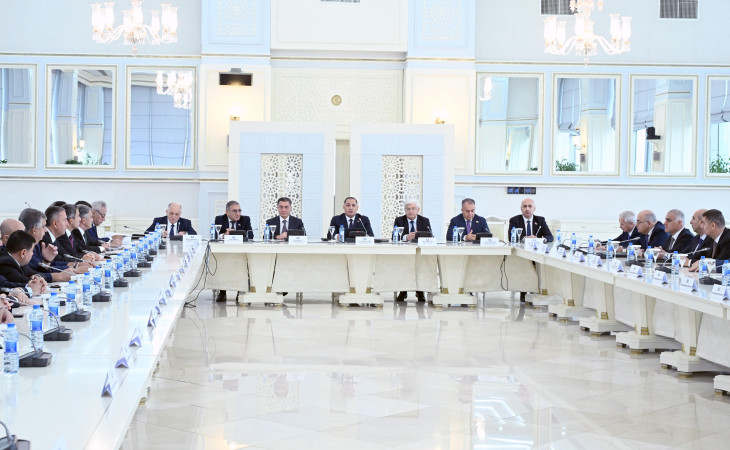Parlamentdə “Dövlət suverenliyinin iqtisadi əsasları və iqtisadi müstəqillik” mövzusunda elmi-praktik konfrans keçirilir