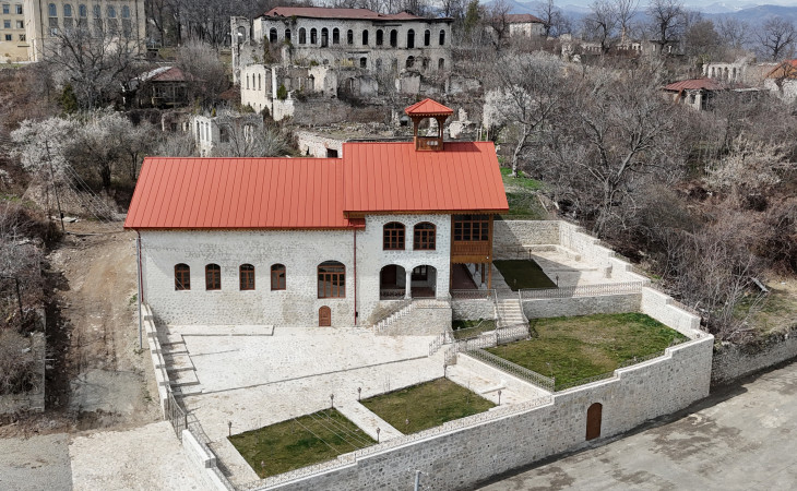 Şuşada tarixi Çöl Qala məscidi