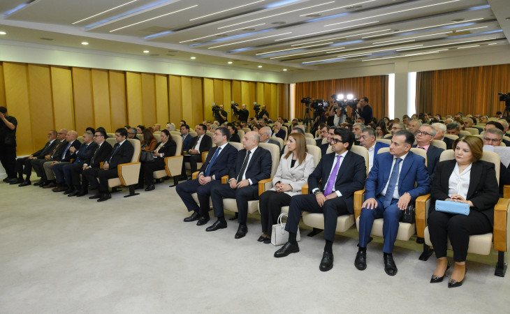 Mediada Azərbaycan ədəbi dilinin normalarının düzgün tətbiqi