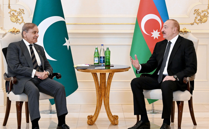 Prezident İlham Əliyevin Pakistanın Baş naziri ilə məhdud tərkibdə görüşü olub