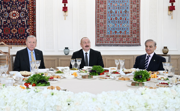 Azərbaycan, Türkiyə və Pakistan liderləri birgə nahar ediblər