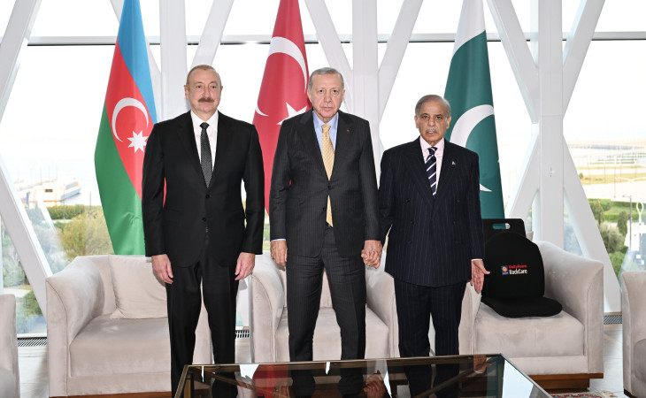 Azərbaycan Prezidentinin, Türkiyə Prezidentinin və Pakistanın Baş nazirinin üçtərəfli görüşü olub