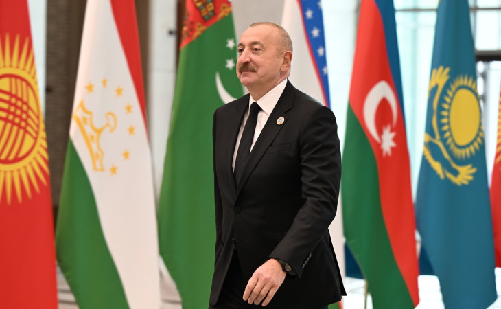 Prezident İlham Əliyev Daşkənddəki Konqres Mərkəzinə gəlib