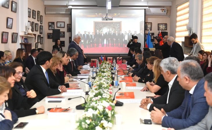 ADU-da “Azərbaycan-Çin. Prezident Salnaməsi (2003-2025-ci illər)” kitabının təqdimat mərasimi keçirilib