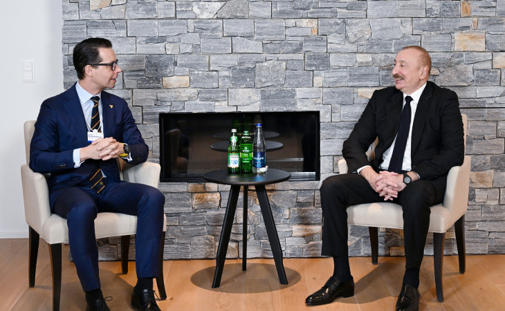 Prezident İlham Əliyev Davosda “Carlsberg Group” şirkətinin Baş icraçı direktoru ilə görüşüb