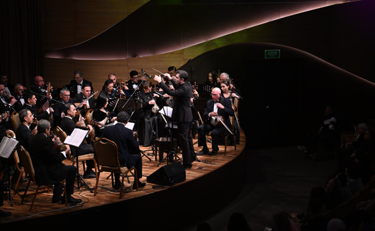 Əməkdar kollektiv Səid Rüstəmov adına Xalq Çalğı Alətləri Orkestrinin konserti olub