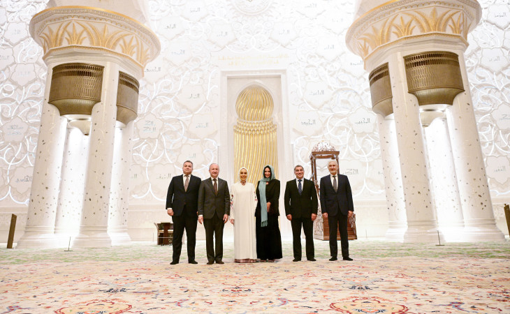 Leyla Əliyeva Əbu-Dabidə Şeyx Zayed məscidini ziyarət edib