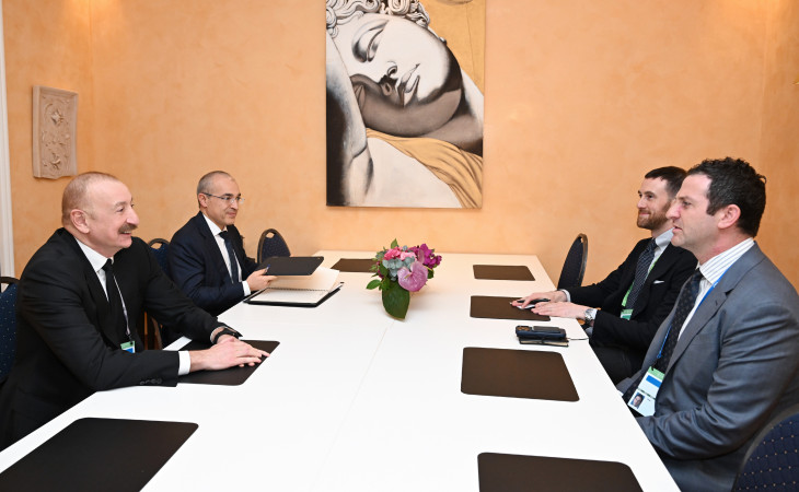 Prezident İlham Əliyev Münxendə “The Goldman Sachs Group Inc.” şirkətinin qlobal məsələlər üzrə prezidenti ilə görüşüb
