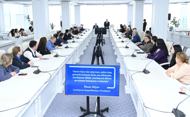 “Medianın dili elmi müzakirə müstəvisində” mövzusunda konfrans keçirilib