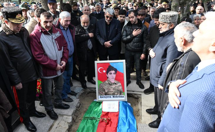 İtkin şəhid Mehriban Qarayeva Sumqayıt Şəhidlər xiyabanında torpağa tapşırılıb
