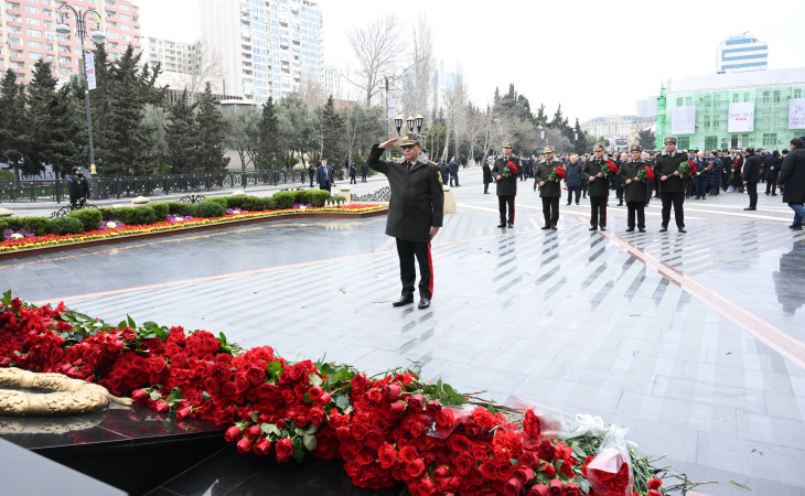 Dövlət Xidmətinin rəhbərliyi Xocalı soyqırımı abidəsini ziyarət edib