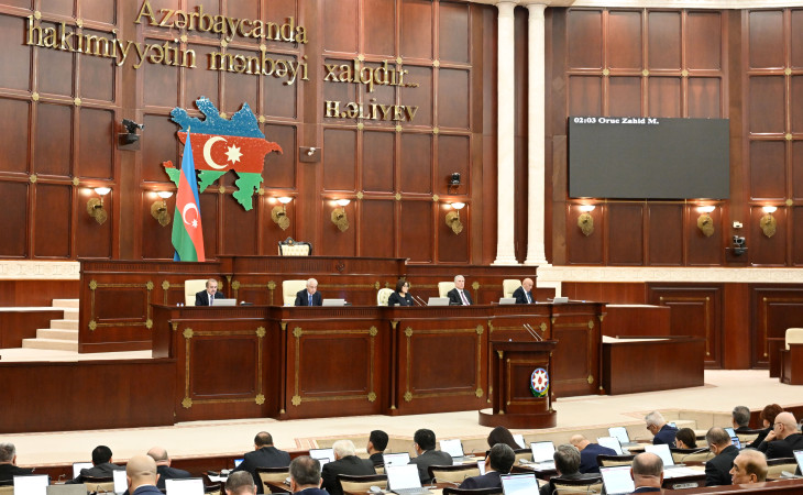 Milli Məclis 8 məsələnin müzakirəsinə başlayıb
