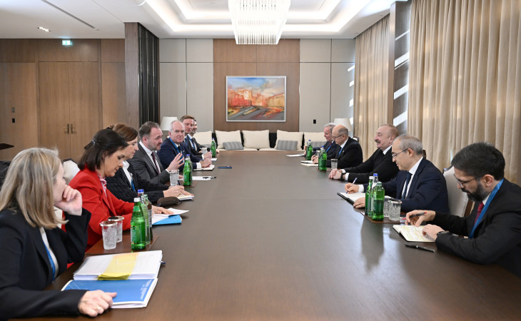 Prezident İlham Əliyev Avropa Komissiyasının enerji və mənzil siyasəti üzrə komissarını qəbul edib