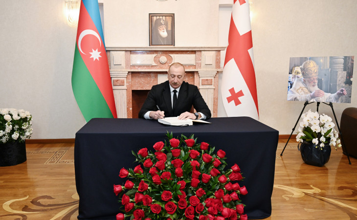 Prezident İlham Əliyev Gürcüstanın Azərbaycandakı səfirliyində olub, başsağlığı verib