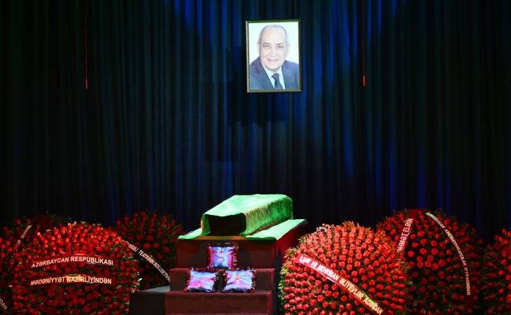 Xalq artisti Rasim Balayev son mənzilə yola salınıb 